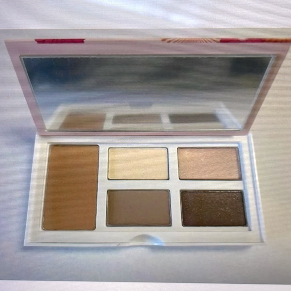 🎈SOLD out 🎈With purchase 🎉🔥Clinique eye and cheek.. Brand New - Picture 2 of 3